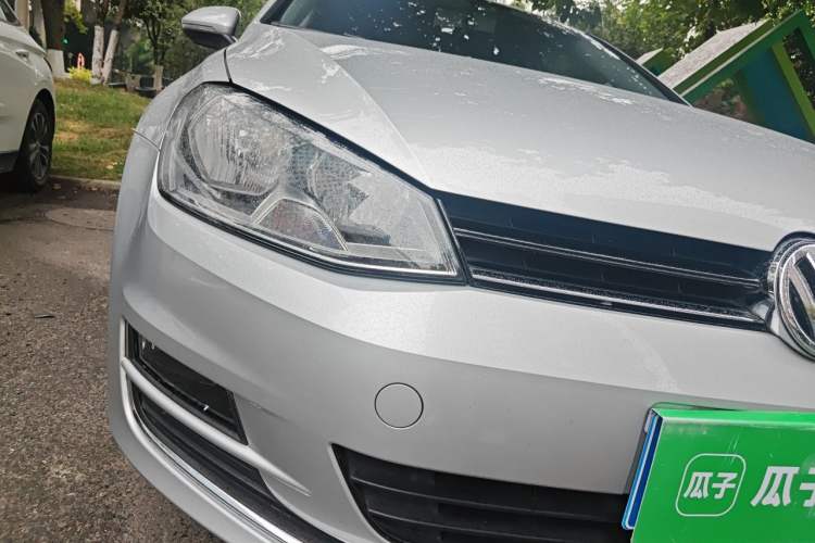 Used Volkswagen Golf 2014 1.6L Automatic Fashion Model Right Front Headlight