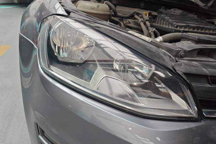 Used Volkswagen Golf 2014 1.4TSI Automatic Luxury Model Right Front Headlight