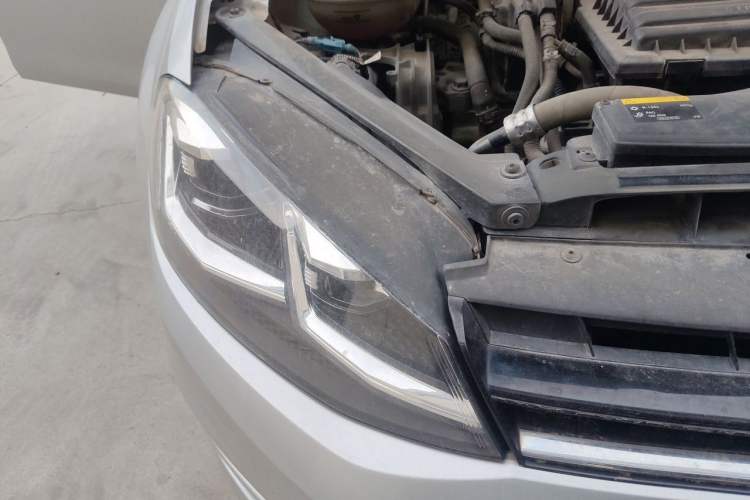 Used Volkswagen Golf 2014 1.4TSI Automatic Comfort Model Right Front Headlight