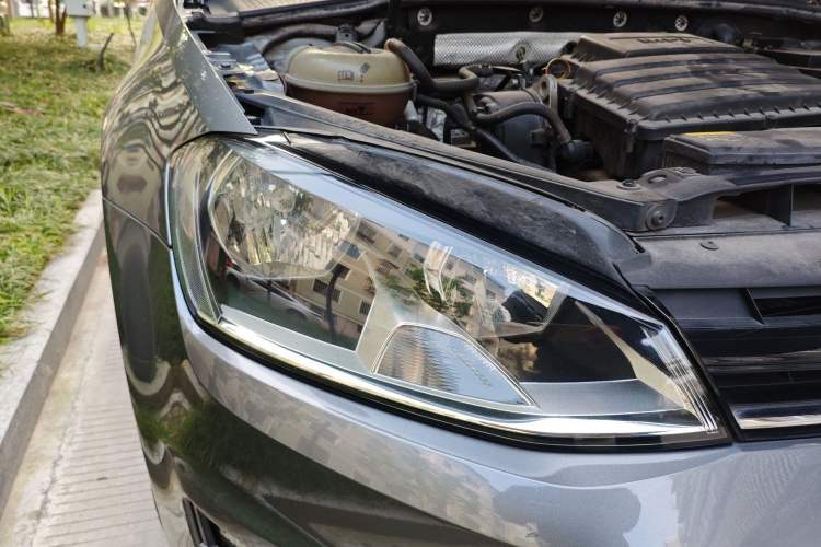 Used Volkswagen Golf 2014 1.6L Automatic Comfort Model Right Front Headlight