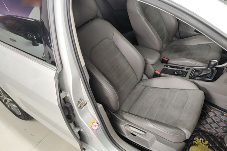 Used Volkswagen Golf 2014 1.4TSI Automatic Flagship Model Right Front Seat
