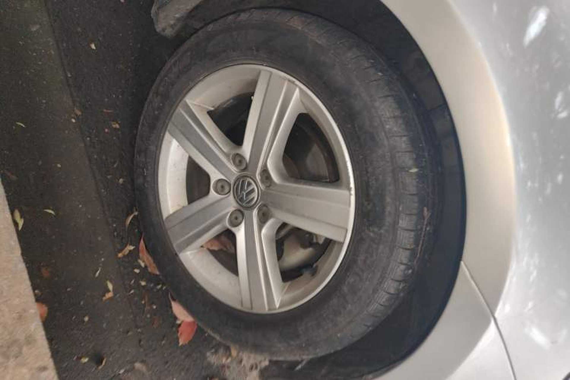 Used Volkswagen Golf 2014 1.6L Automatic Comfort Model Right Front Wheel Hub