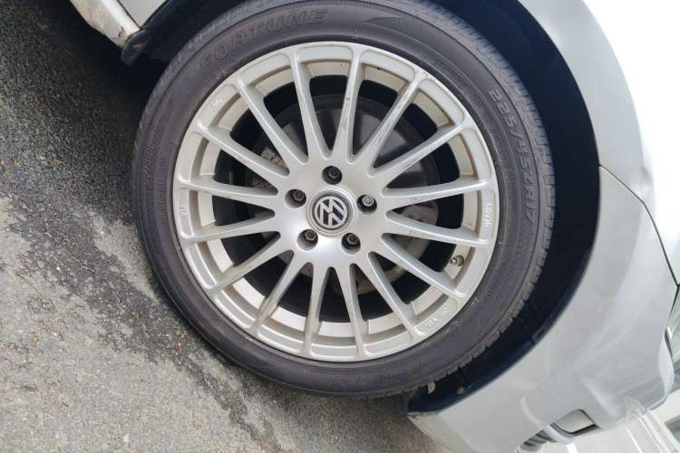 Used Volkswagen Golf 2014 1.6L Manual Fashion Edition Right Front Wheel Hub