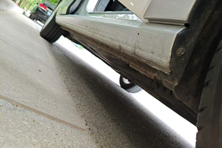 Used Volkswagen Golf 2014 1.4TSI Luxury Travel Edition Right Side Sill