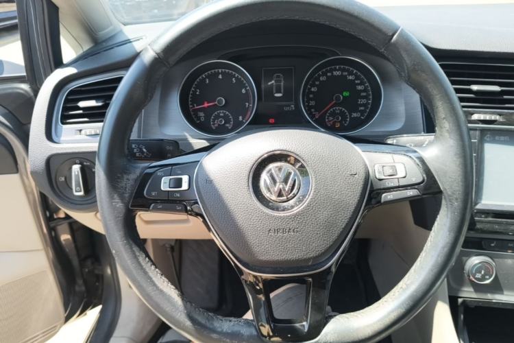 Used Volkswagen Golf 2014 1.4TSI Automatic Luxury Model Steering Wheel