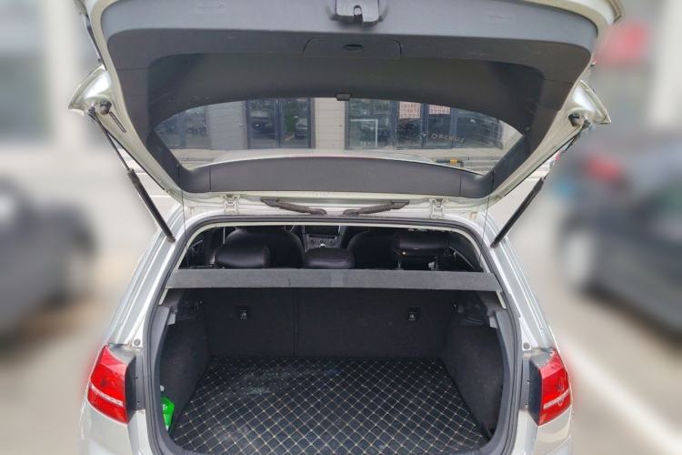 Used Volkswagen Golf 2014 1.6L Manual Fashion Edition Trunk