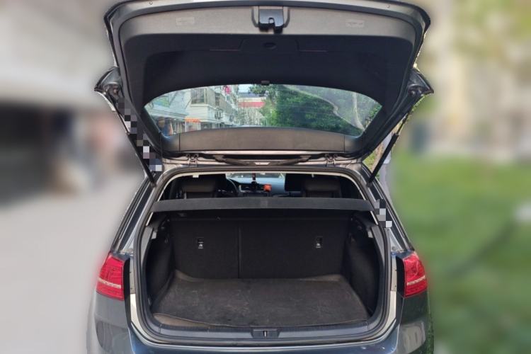 Used Volkswagen Golf 2014 1.6L Automatic Comfort Model Trunk