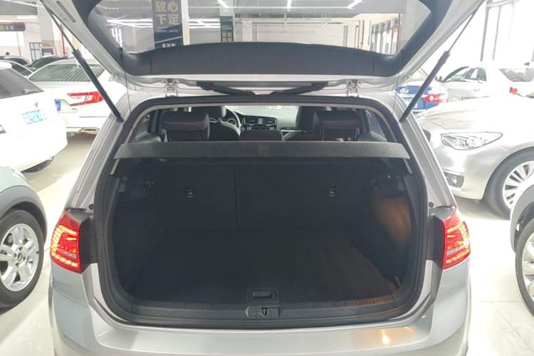 Used Volkswagen Golf 2014 1.4TSI Automatic Flagship Model Trunk