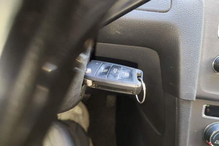 Used Volkswagen Golf 2014 1.4TSI Automatic Comfort Model Vehicle Key