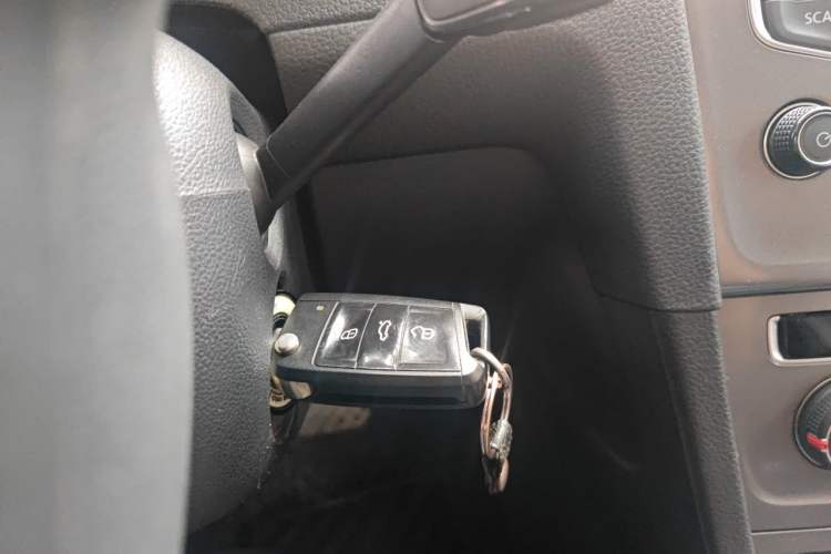 Used Volkswagen Golf 2014 1.6L Automatic Fashion Model Vehicle Key