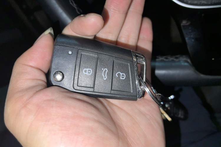Used Volkswagen Golf 2014 1.6L Automatic Comfort Model Vehicle Key