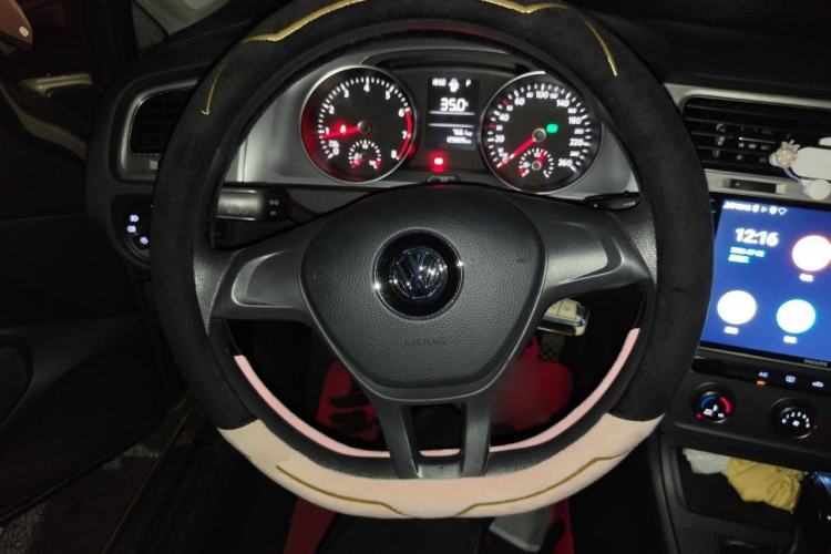 Used Volkswagen Golf 2014 1.6L Automatic Fashion Model Steering Wheel