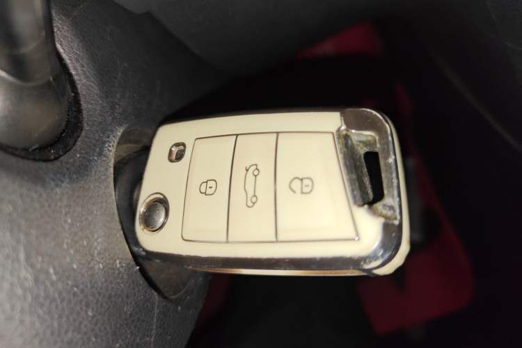 Used Volkswagen Golf 2014 1.6L Automatic Fashion Model Vehicle Key