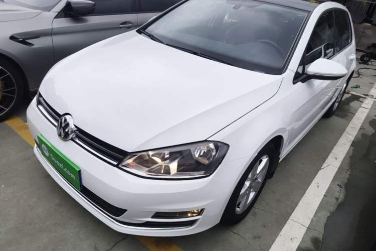 Used Volkswagen Golf 2014 1.4TSI Automatic Luxury Model Guazi used car, China used car export, Used car for sale, Used  cars, Cheapest cars for sale