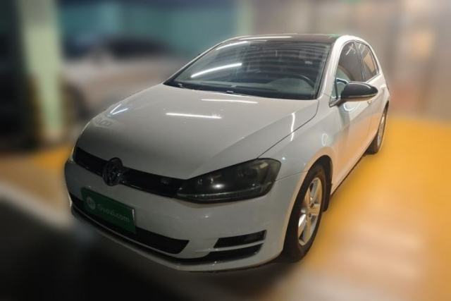 Ojetý Volkswagen Golf 2014 1.4TSI Automatic Comfort Model