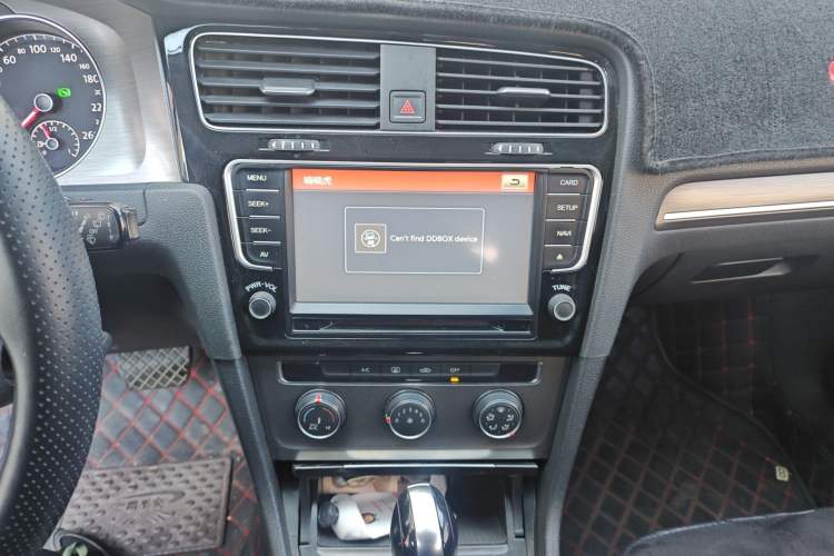 Used Volkswagen Golf 2014 1.6L Automatic Comfort Model Audio And AC Panel