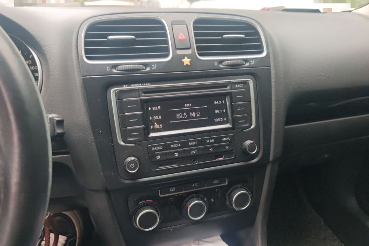 Used Volkswagen Golf 2014 1.6L Automatic Comfort Model Audio And AC Panel