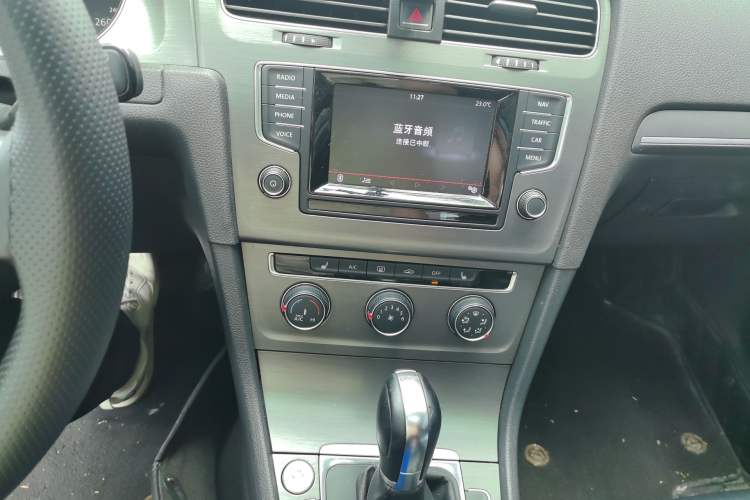 Used Volkswagen Golf 2014 1.4TSI Automatic Luxury Model Audio And AC Panel
