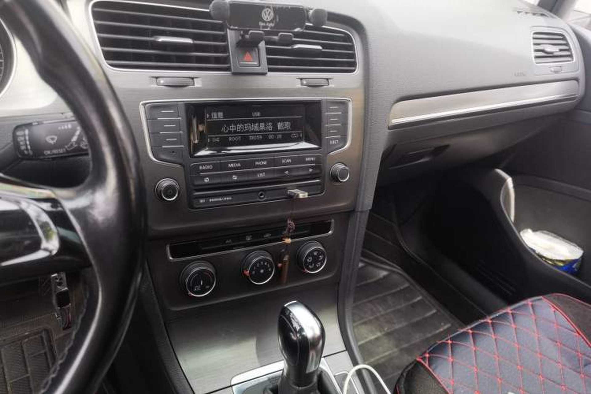 Used Volkswagen Golf 2014 1.6L Automatic Comfort Model Audio And AC Panel
