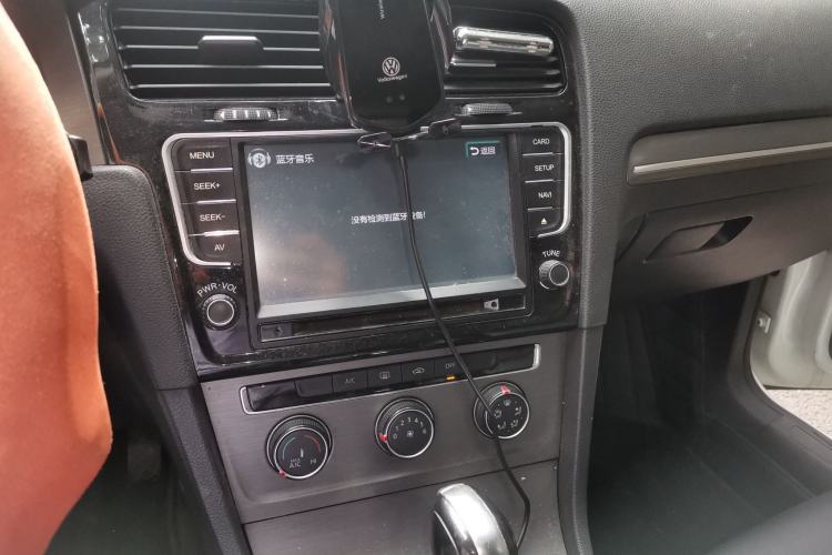 Used Volkswagen Golf 2014 1.6L Automatic Comfort Model Audio And AC Panel
