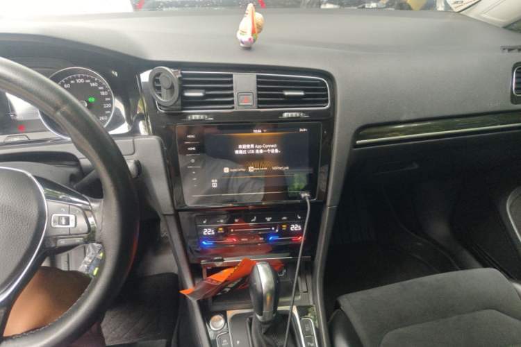 Used Volkswagen Golf 2014 1.4TSI Automatic Flagship Model Audio And AC Panel
