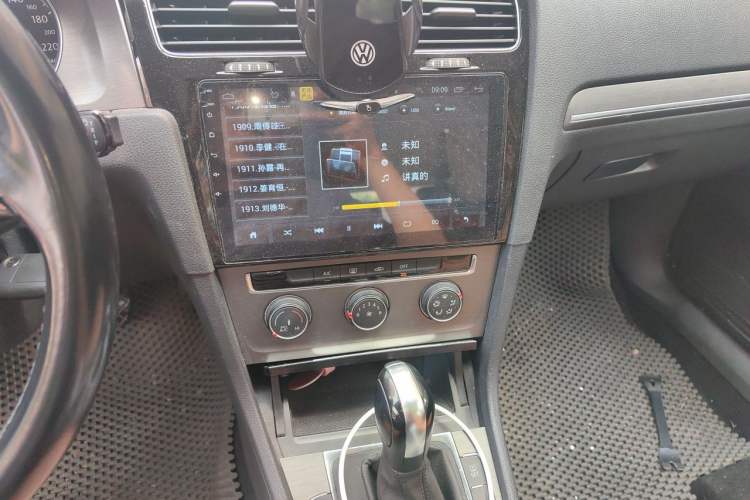 Used Volkswagen Golf 2014 1.4TSI Automatic Comfort Model Audio And AC Panel