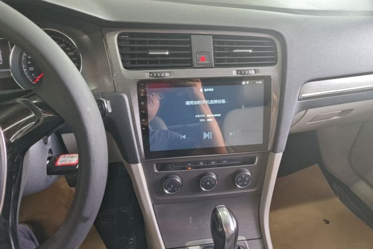 Used Volkswagen Golf 2014 1.4TSI Automatic Comfort Model Audio And AC Panel