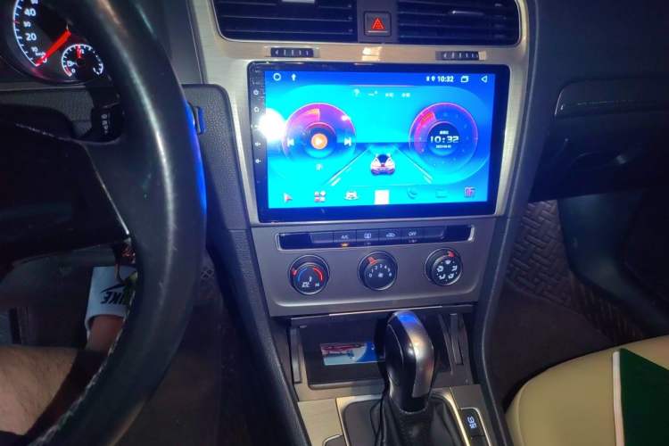 Used Volkswagen Golf 2014 1.6L Automatic Comfort Model Audio And AC Panel