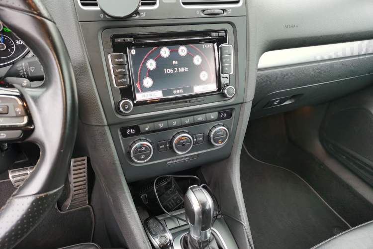 Used Volkswagen Golf 2014 2.0 TSI R Convertible Audio And AC Panel