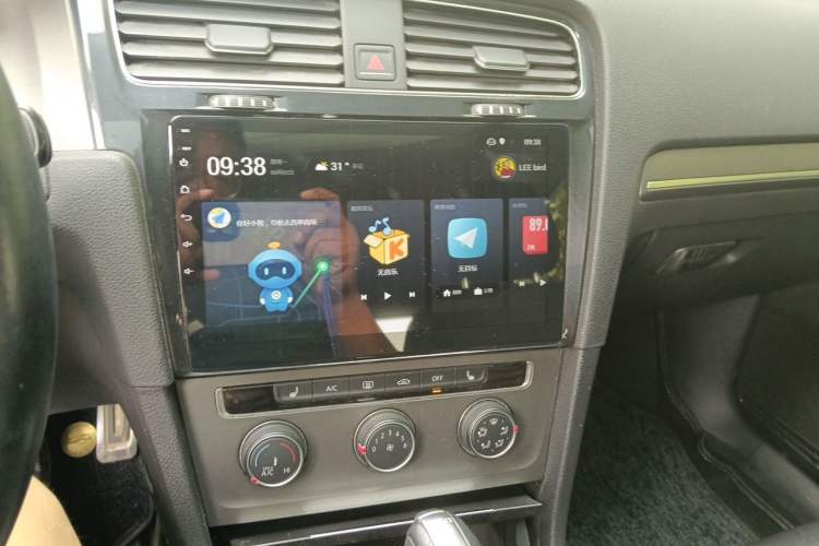 Used Volkswagen Golf 2014 1.4TSI Automatic Luxury Model Audio And AC Panel