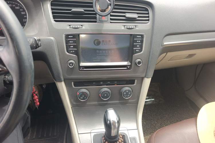 Used Volkswagen Golf 2014 1.4TSI Automatic Comfort Model Audio And AC Panel