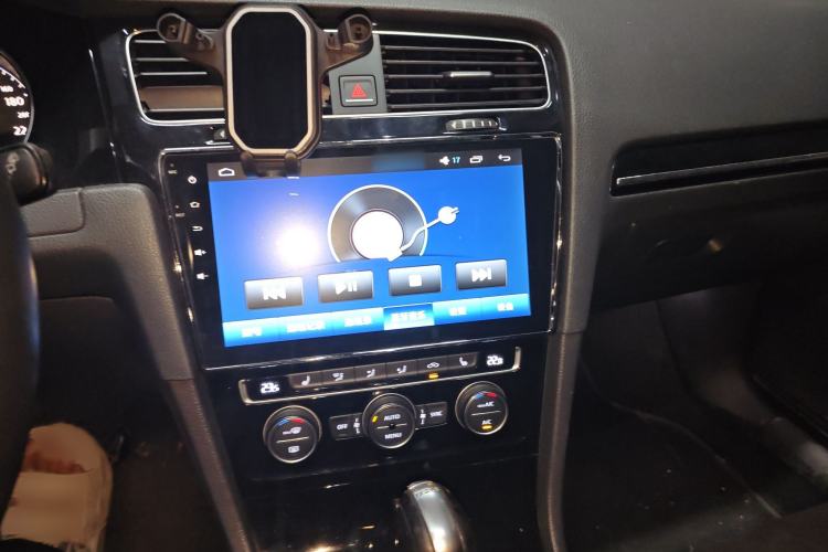 Used Volkswagen Golf 2014 1.4TSI Automatic Flagship Model Audio And AC Panel