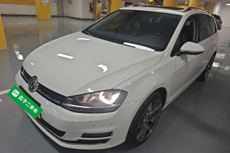 Used Volkswagen Golf 2014 1.4TSI Luxury Travel Edition Guazi used car, China used car export, Used car for sale, Used cars, Cheapest cars for sale