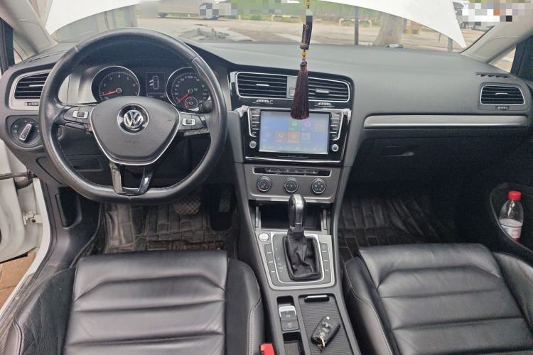Used Volkswagen Golf 2014 1.4TSI Automatic Luxury Model Center Console