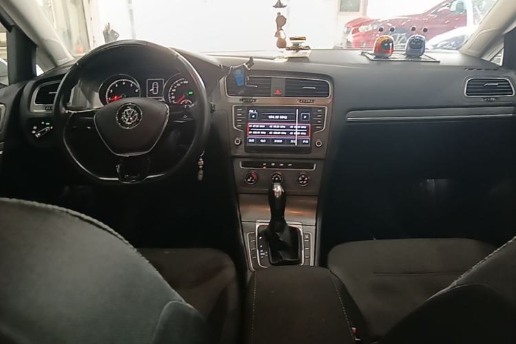 Used Volkswagen Golf 2014 1.4TSI Automatic Comfort Model Center Console