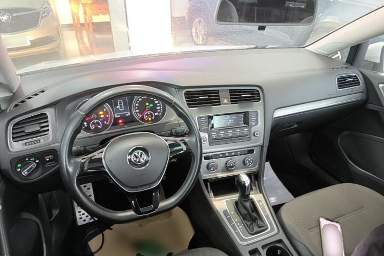 Used Volkswagen Golf 2014 1.4TSI Automatic Comfort Model Center Console