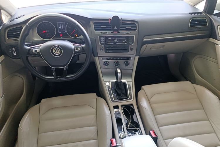 Used Volkswagen Golf 2014 1.4TSI Automatic Luxury Model Center Console