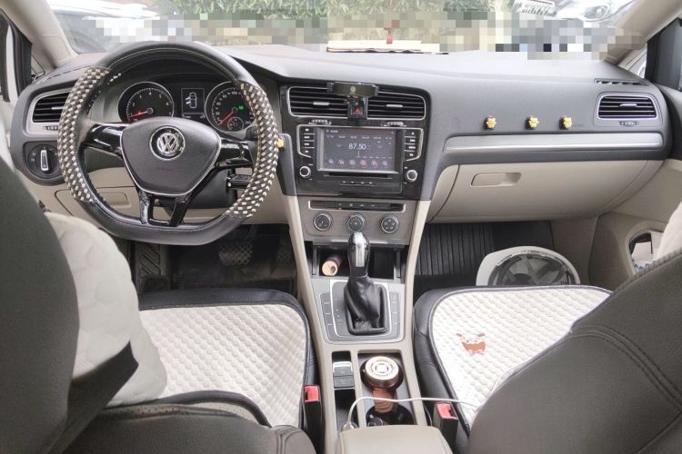 Used Volkswagen Golf 2014 1.4TSI Automatic Comfort Model Center Console