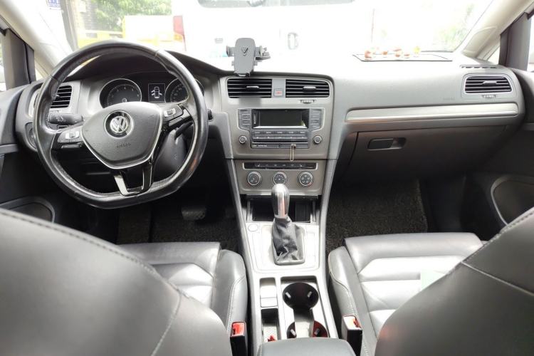 Used Volkswagen Golf 2014 1.4TSI Automatic Luxury Model Center Console