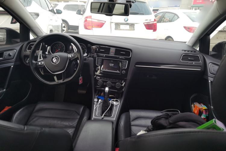 Used Volkswagen Golf 2014 1.4TSI Luxury Travel Edition Center Console