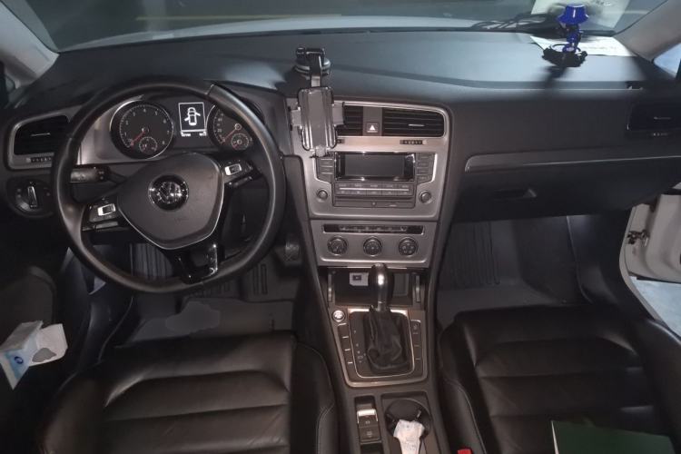 Used Volkswagen Golf 2014 1.4TSI Automatic Luxury Model Center Console