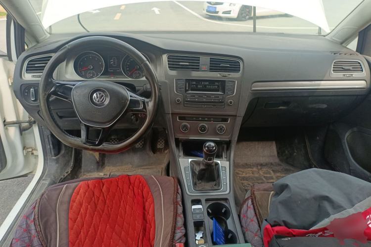 Used Volkswagen Golf 2014 1.4 TSI Manual Comfort Model Center Console