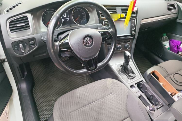 Used Volkswagen Golf 2014 1.4TSI Automatic Comfort Model Center Console