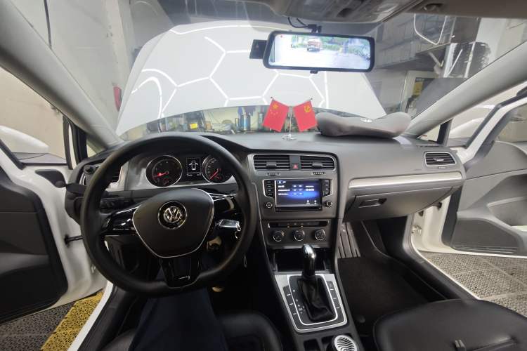 Used Volkswagen Golf 2014 1.4TSI Automatic Comfort Model Center Console