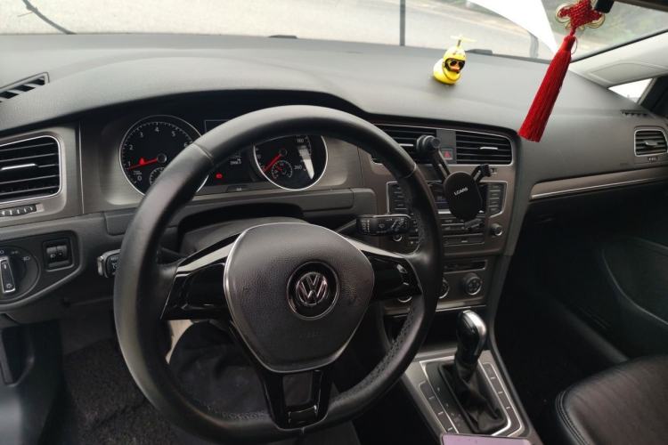 Used Volkswagen Golf 2014 1.4TSI Automatic Comfort Model Center Console