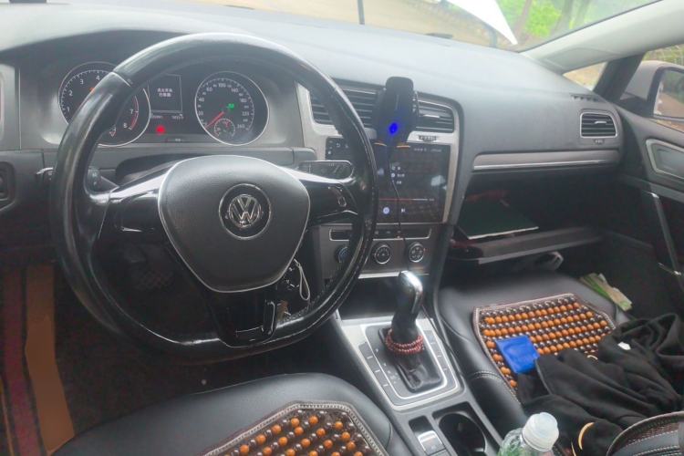 Used Volkswagen Golf 2014 1.4TSI Automatic Comfort Model Center Console