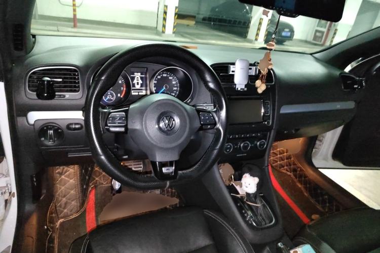 Used Volkswagen Golf 2014 2.0 TSI R Convertible Center Console