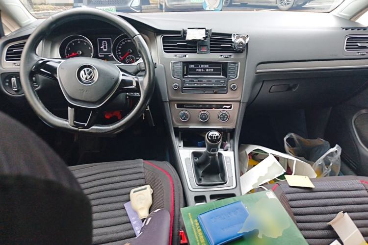 Used Volkswagen Golf 2014 1.4 TSI Manual Comfort Model Center Console