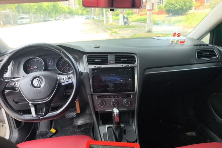 Used Volkswagen Golf 2014 1.4TSI Automatic Comfort Model Center Console