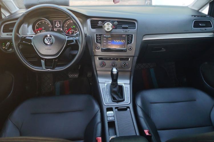 Used Volkswagen Golf 2014 1.4TSI Automatic Comfort Model Center Console